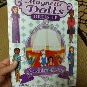 Magnetic Dolls Dress-Up Fashion Show Set